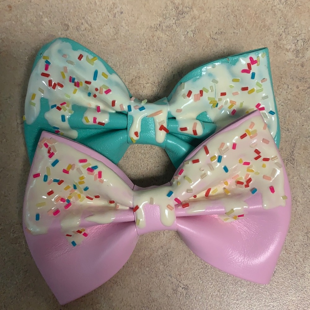 NWOT Set of 2 Sweets themed Hair Bows